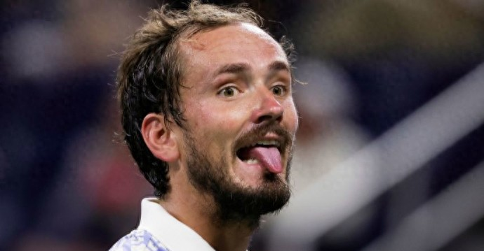 美网逆转法网，梅德韦杰夫惊艳四座