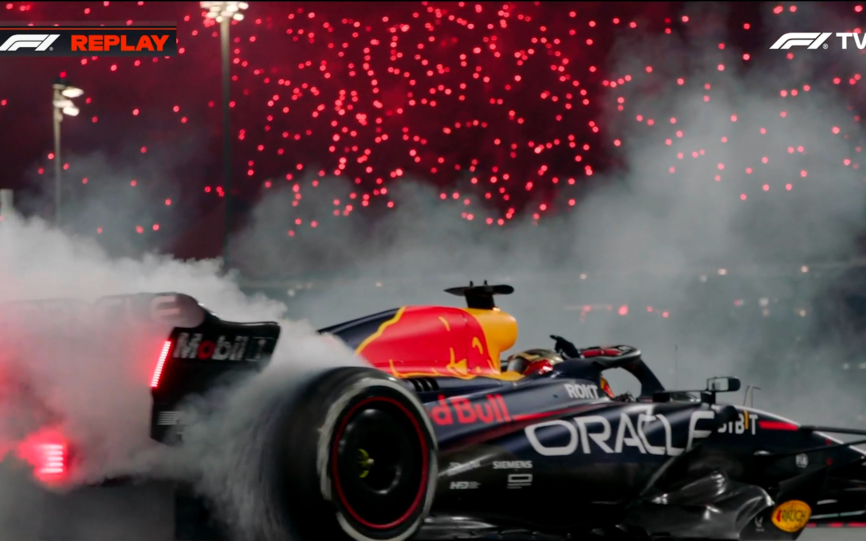 红牛车队鏖战哈斯车队,塞恩斯点燃赛场 红牛车队鏖战哈斯车队,塞恩斯点燃赛场